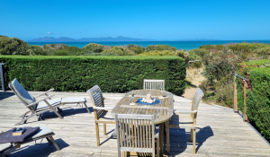 swansea beachfront accommodation