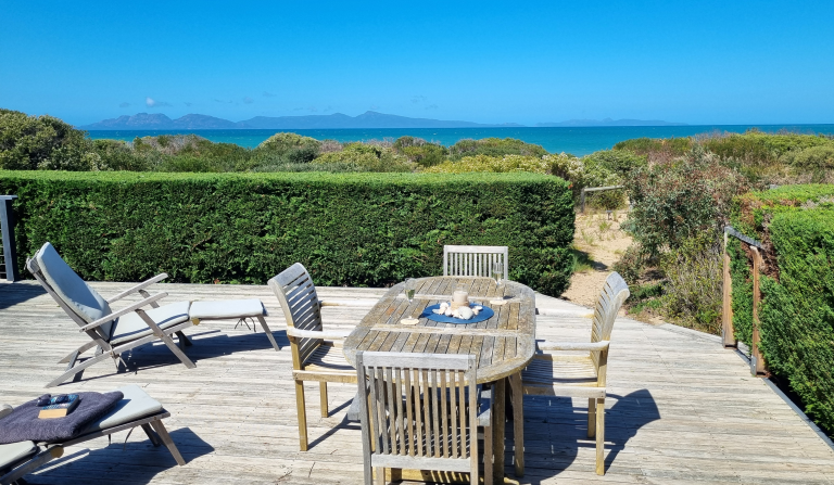 swansea beachfront accommodation