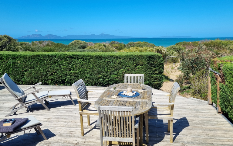 swansea beachfront accommodation